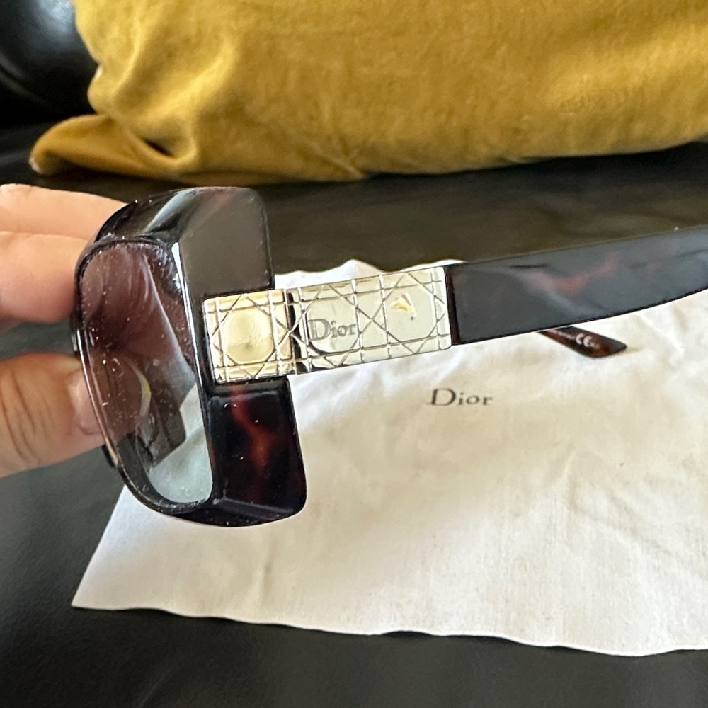 Dior Women's Tortoiseshell Sunglasses with Brown Gradient Lenses - Picture 7 of 11